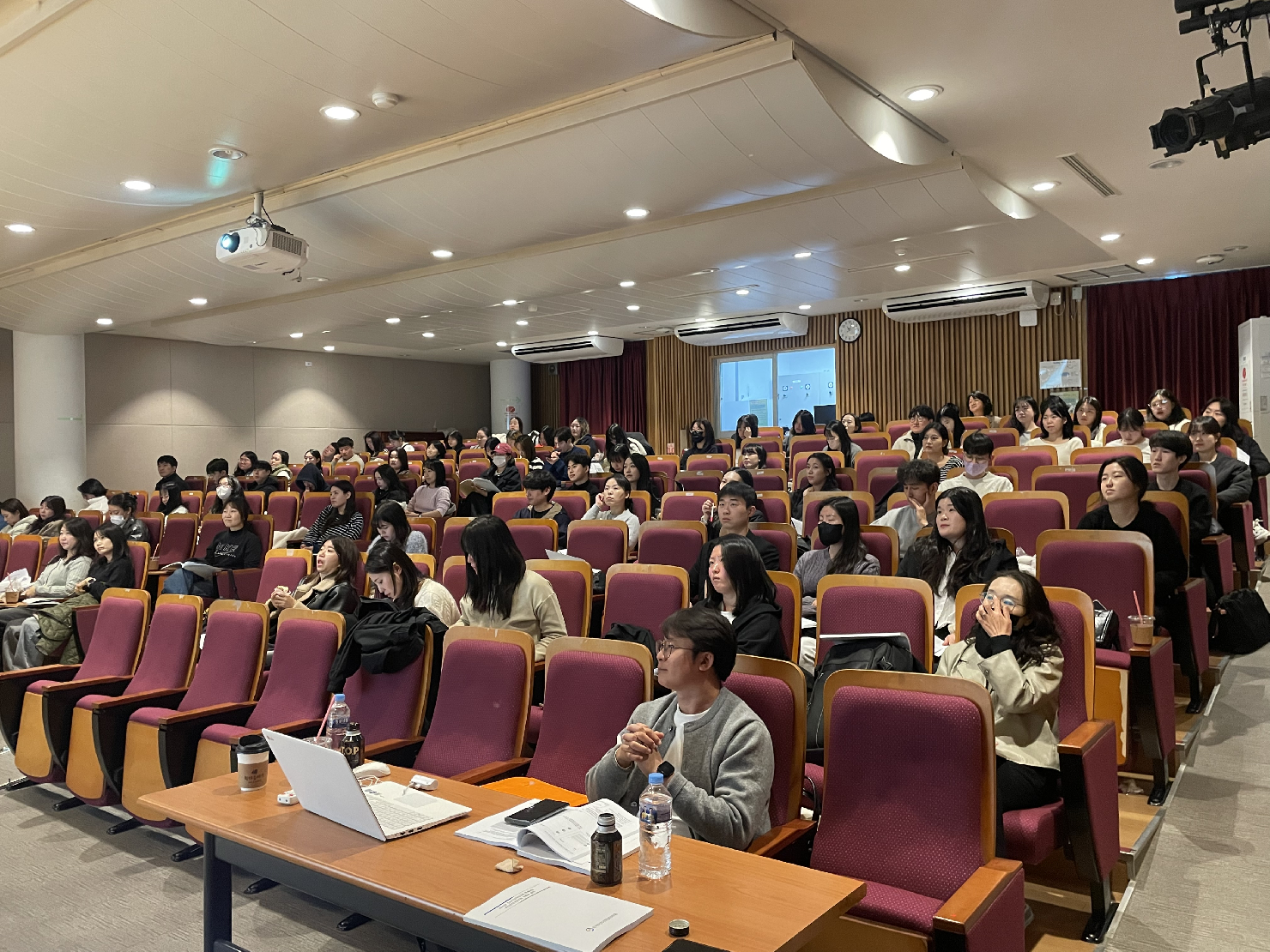 2025년도 정신건강작업치료 미래와 계획(정신건강작업치료 학술대회)을 성황리에 마무리하였습니다.